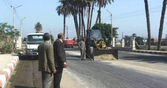 صور.. حملات نظافة بالبلينا وترميم شوارع المراغة وتجميل ودهانات بجهينه فى سوهاج