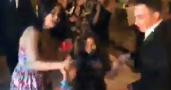 فيديو.. حسام حبيب وشيرين عبدالوهاب وأطفالها يرقصون على أغنية "كل ما أغنى"