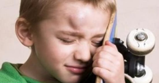 متتخضيش 3 علامات أمان تطمنك على سلامة طفلك لو راسه اتخبطت اليوم السابع