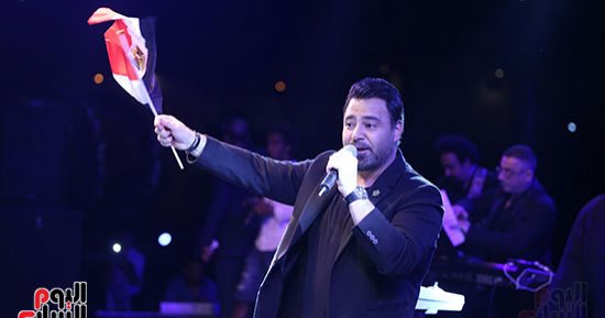 عاصى الحلاني يغني لمصر ويشكر الرئيس السيسى فى حفل الربيع بشرم الشيخ