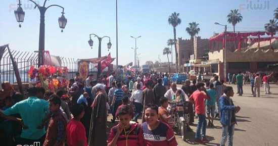 صور.. كورنيش النيل والمتنزهات والخيل أشهر مظاهر الاحتفال بشم النسيم فى قنا