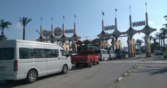صور.. توافد المواطنين على مصيف رأس البر منذ الصباح لقضاء عطلة شم النسيم