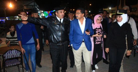 صور.. مدير أمن الإسماعيلية فى جولة ليلية على طريق البلاجات