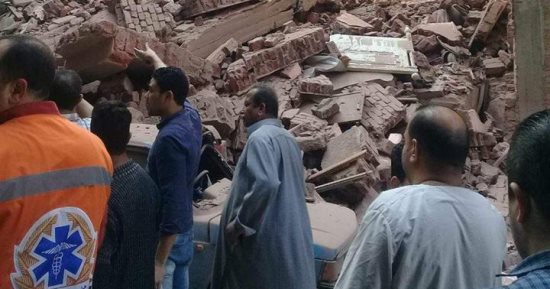 محافظة الجيزة تشكل لجنة هندسية لمعاينة العقارات المجاورة لعقار إمبابة المنهار