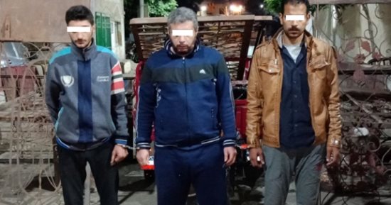 صور.. الداخلية تقتحم البؤر الإجرامية بالشرقية وتضبط عصابة تسرق أبواب المقابر