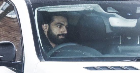 شاهد وصول محمد صلاح إلى مقر ليفربول قبل التوجه إلى مانشستر سيتى