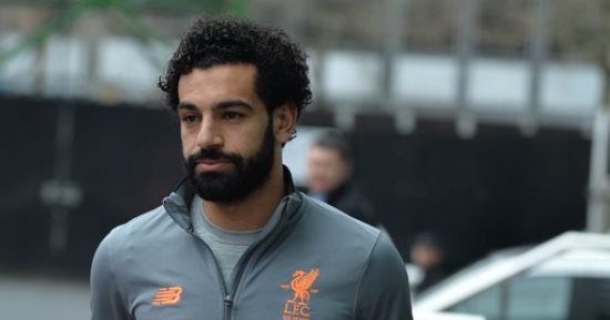 شاهد وصول محمد صلاح إلى مانشستر قبل ساعات من مباراة ليفربول