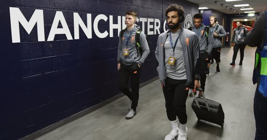 صور.. محمد صلاح يصل مع نجوم ليفربول إلى ملعب الاتحاد لمواجهة مانشستر سيتى