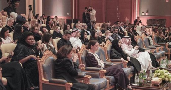 صور.. أول عرض أزياء فى الرياض بمشاركة مصممين أجانب وسعوديات.. اعرف التفاصيل 