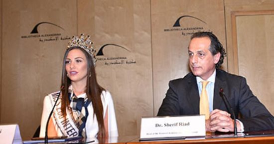 60 ملكة جمال يروجن للسياحة من مكتبة الإسكندرية.. صور