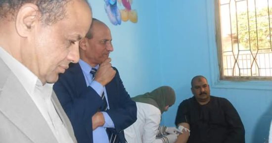 مدير مستشفيات المنوفية يتابع مبادرة "القضاء على فيروس سى" ببركة السبع