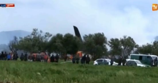  الجزائر .. رئيس الأركان الجزائرى يأمر بفتح تحقيق فى حادث الطائرة العسكرية