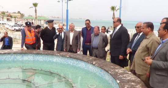 صور.. محافظ مطروح يتفقد مشروعات البنية التحتية ويوجه بالانتهاء منها قبل المصيف