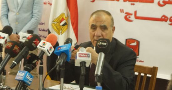 أبو بكر الجندى: دورات تدريبية للعاملين بالمراكز التكنولوجية بقنا وسوهاج