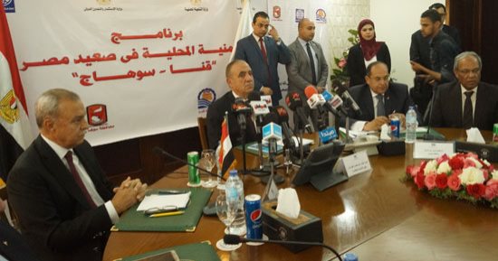 صور.. توقيع اتفاقية تعاون بين القابضة لمياه الشرب ومحافظى قنا وسوهاج