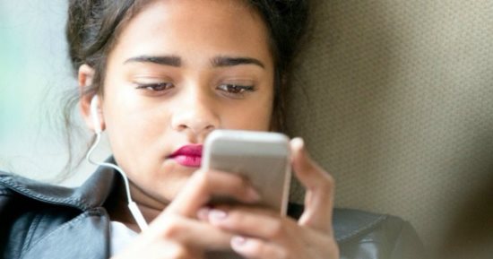 الحب فى زمن كورونا.. إزاى تتأكدى إنه متجاهلك وإيه الطريقة الصح للتعامل معاه