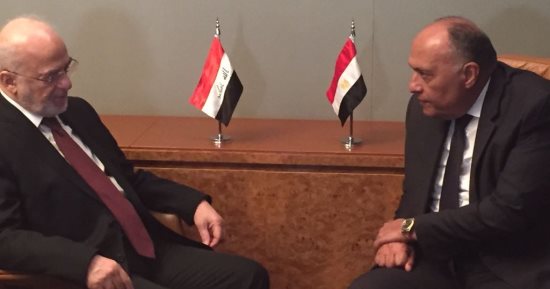 سامح شكرى لوزير الخارجية العراقى: مصر ملتزمة بدعم وحدة وسيادة العراق