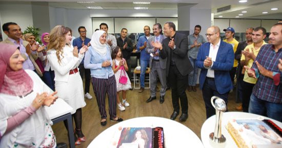 "اليوم السابع" تحتفل بحصد الزملاء أسماء شلبى وإيمان حنا وحازم عبد الصمد جوائز صحفية