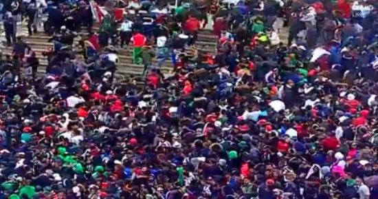 فيديو.. مواجهات عنيفة بين الأمن وجماهير المولودية بنصف نهائى كأس الجزائر 