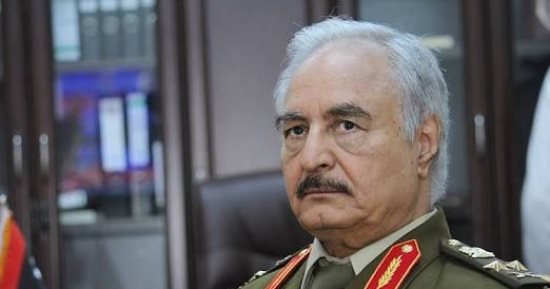 طائرة المشير خليفة حفتر تغادر القاهرة متجهة إلى مطار بنينا الدولى ببنغازى