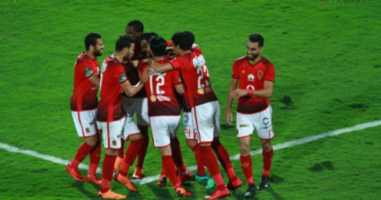 الأهلى يصطحب 18 لاعباً لمواجهة كمبالا.. ويستبعد نيدفيد وهشام محمد