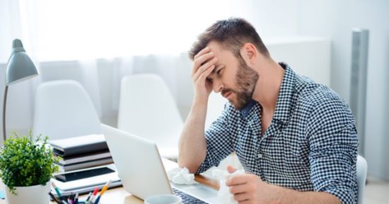 احذر.. الجلوس لفترات طويلة يؤثر فى زيادة سمك خلايا المخ