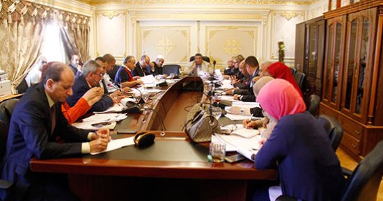 وكيل "خطة البرلمان": غياب رئيس هيئة الأوقاف عن اجتماع اللجنة يثير الريبة - صور