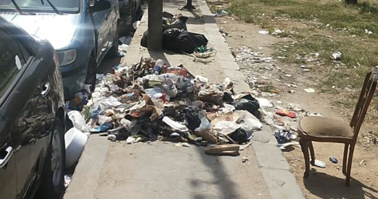صور.. قارئ يشكو عدم وجود صناديق قمامة بميدان الحجاز فى النزهة