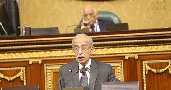 البرلمان يوافق على إعلان حالة الطوارئ 3 أشهر.. الحكومة تتعهد بالتوازن بين الحريات العامة ومتطلبات الأمن القومى.. شريف إسماعيل: المصريون متمسكون باستكمال الديمقراطية.. وعلى عبد العال: الإرهاب يلفظ أنفاسه الأخيرة