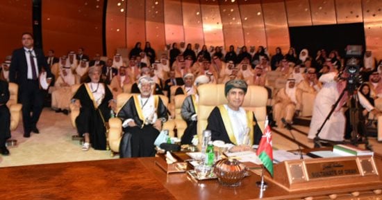 الرؤساء والقادة العرب يلتقطون صورة تذكارية قبيل انطلاق أعمال القمة العربية (صور)