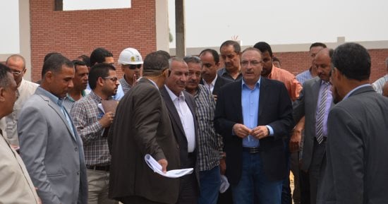 صور .. محافظ بنى سويف يتفقد مشروعات الصرف بقرى المراكز  