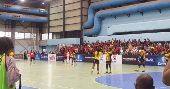 جماهير الأهلى تساند فريق سيدات اليد أمام بريميرو بالبطولة الأفريقية للكئوس
