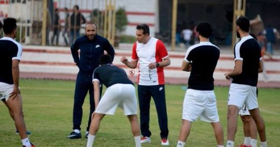 خالد جلال يرفض "تصفية" الحرس القديم بالزمالك.. الخبرة تمنع رحيل أيمن حفنى وحازم إمام وأحمد توفيق.. التمسك باستمرار محمد إبراهيم رغم الأزمات الأخيرة.. واحتراف طارق حامد وباسم مرسى مرفوض