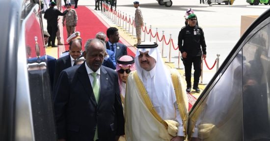 رئيس جمهورية جيبوتى يصل الظهران للمشاركة فى القمة العربية