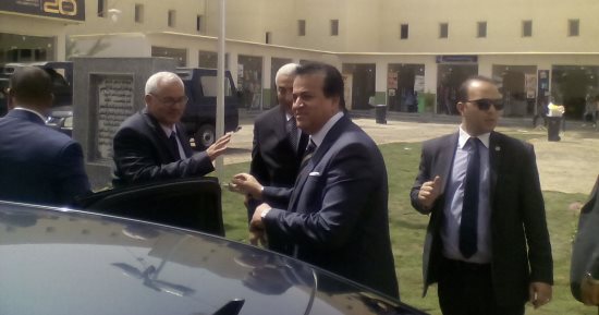 وزير التعليم العالى يغادر المنوفية بعد زيارتة لجامعة السادات