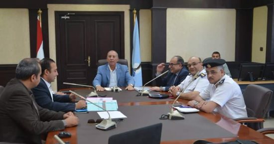 صور.. محافظ البحر الأحمر يستعرض منظومة جديدة للمخالفات المرورية
