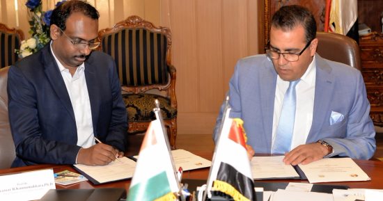 صور.. جامعة المنصورة توقع اتفاقية تعاون مع معهد تكنولوجيا الدواء بالهند 