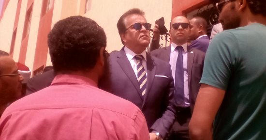 وزير التعليم العالى يرفض افتتاح مبنى مشرحة كلية الطب البيطرى بجامعة السادات