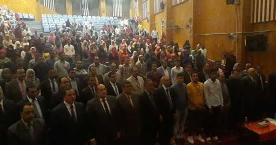 صور.. ختان الإناث فى محاكمة صورية يجسدها طلاب جامعتى سوهاج وجنوب الوادى 