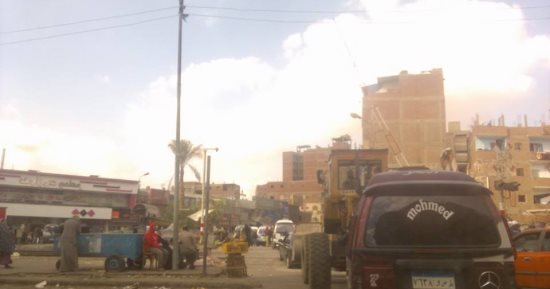 صور.. مواقف قرى الإسماعيلية العشوائية مأوى البلطجية والخارجين عن القانون