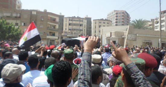 صور.. الإسماعيلية تودع شهيد سيناء عقيد أركان حرب مصطفى الخياط