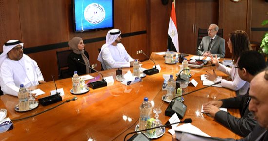 رئيس الوزراء يستعرض مع وفد إماراتى أهم ملامح الإصلاح الاقتصادى والاجتماعى لمصر