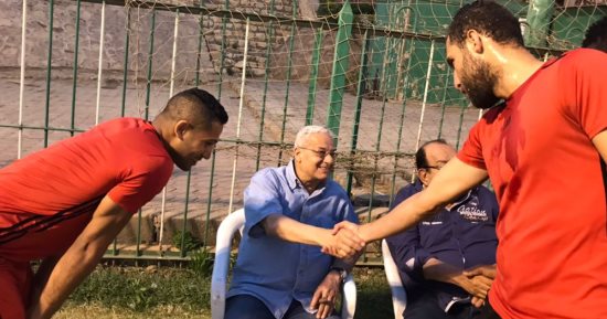 رئيس المقاولون يحفز اللاعبين قبل مواجهة الزمالك