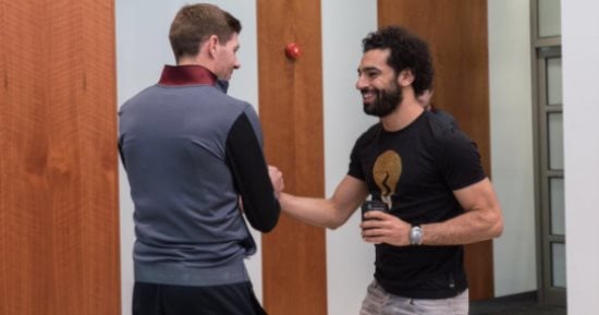 جيرارد: محمد صلاح أفضل لاعب على كوكب الأرض