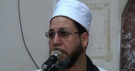 خصم بدل القافلة لإمامين لتقصيرهم فى العمل بقليوب