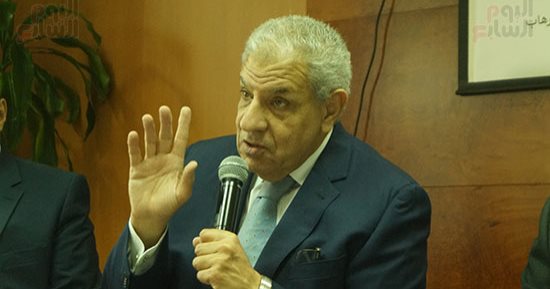 محلب يطير إلى باريس للمشاركة فى المؤتمر الدولى حول ليبيا