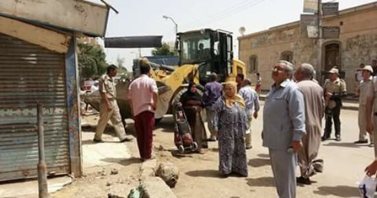 صور.. تنفيذ 400 قرار إزالة فى حملة اشغالات بجنوب بنى سويف