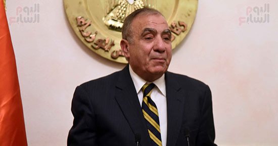 وزير التنمية المحلية يصل مستشفى الإسماعيلية استعدادا لزيارة رئيس الوزراء 