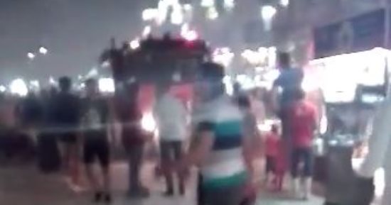 قارئ يشارك "صحافة المواطن" بفيديو لحريق بأحد المطاعم فى أكتوبر