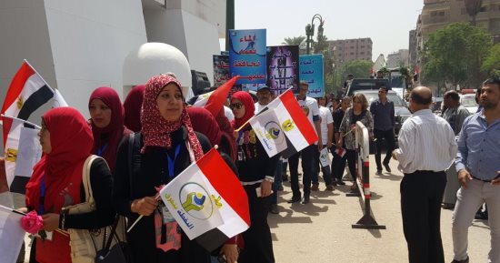 صور.. بدء الاحتفال بعيد أسيوط القومى بمسيرة من أمام مبنى المحافظة 